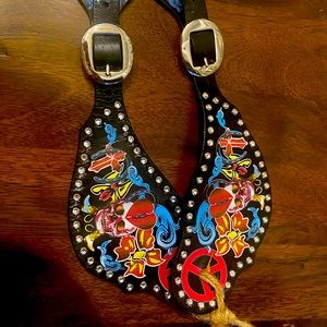 Women’s spur straps. (New)